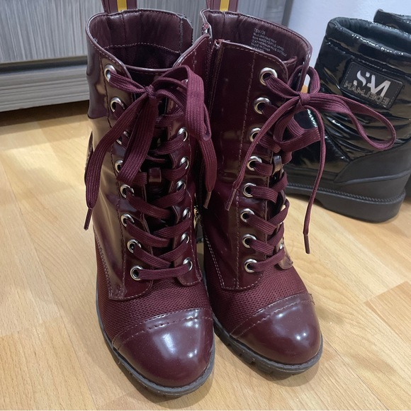 BCBG BOOTS - Picture 2 of 10